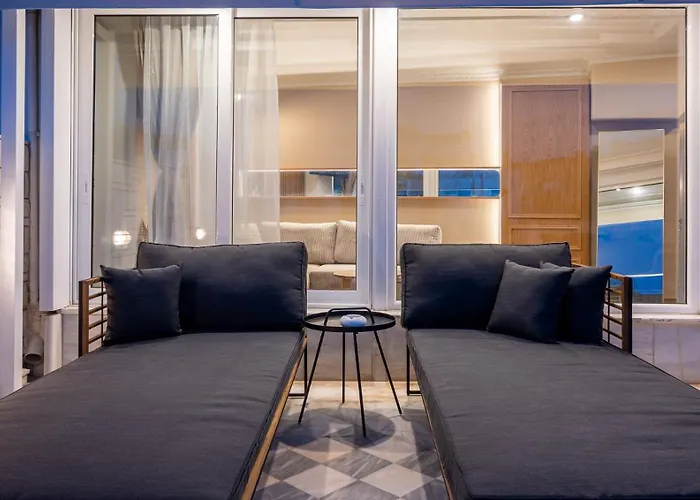 Noho Acropolis Suites X Elise, Olivia